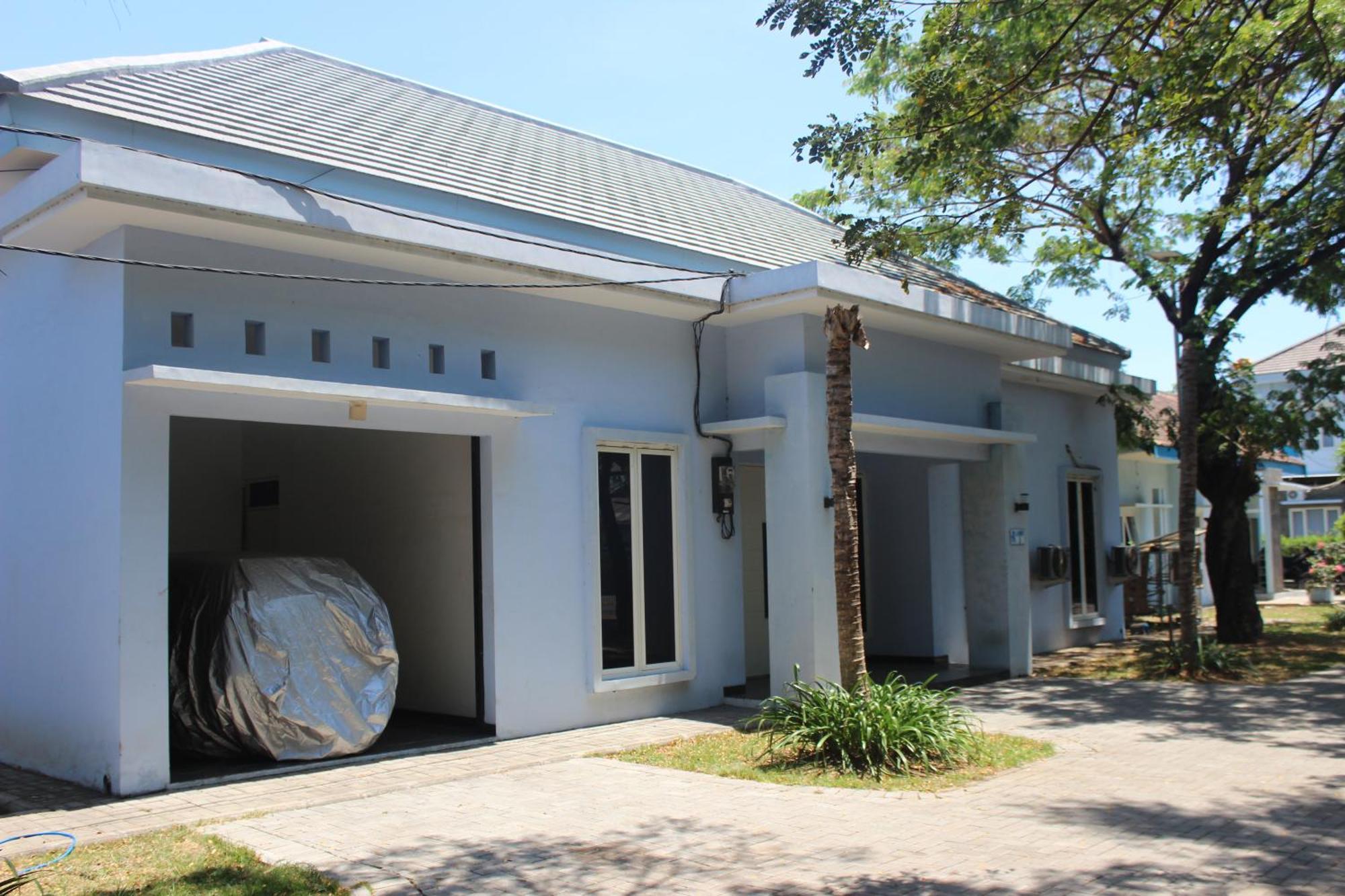 Lutjanus Guest House Probolinggo Exterior photo